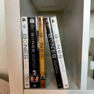 Bones Complete seasons 1, 2, 3, 4, 5